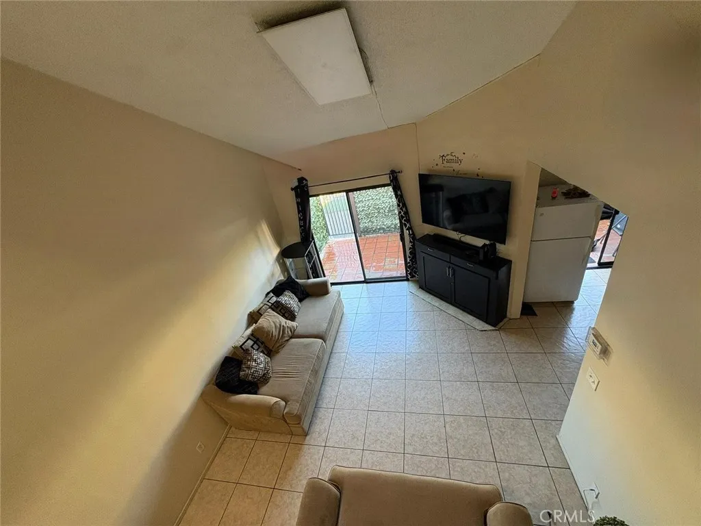 6100 Arbutus Avenue 42, Huntington Park, California 90255 home-pic-10